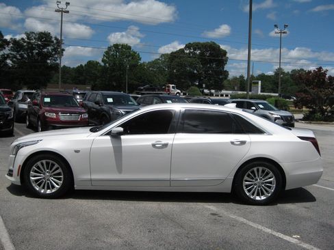 Used 2018 Cadillac CT6 2.0T RWD image 4