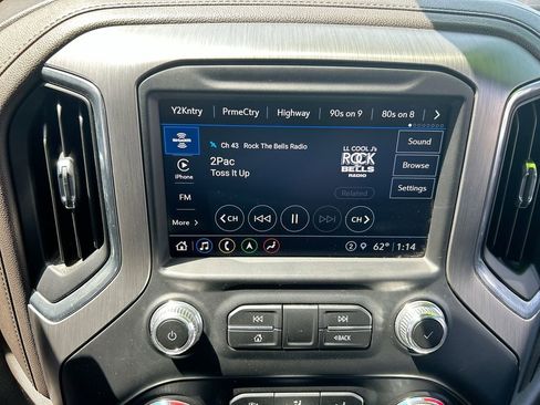 Used 2023 GMC Sierra 3500 Denali w/ Denali Ultimate Package AWD/4WD image 16