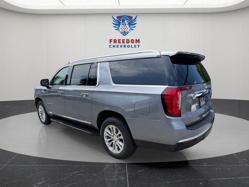 Used 2022 GMC Yukon XL SLT AWD/4WD image 8