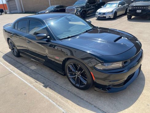 Used 2019 Dodge Charger Scat Pack RWD image 8