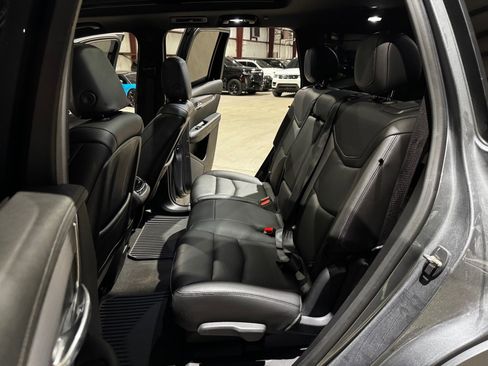 Used 2022 Cadillac XT6 Luxury image 17