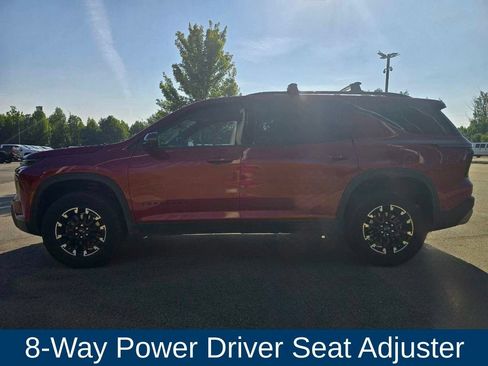 Used 2024 Chevrolet Traverse Z71 w/ Enhanced Driving Package AWD/4WD image 8