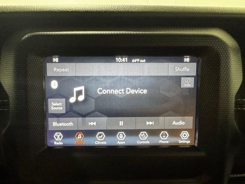 Used 2020 Jeep Wrangler Unlimited Sahara w/ Dual Top Group AWD/4WD image 11