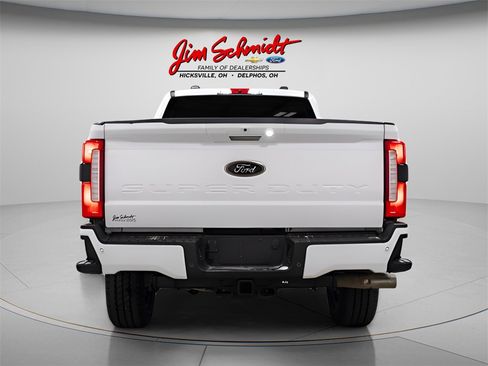 Used 2025 Ford F250 Lariat w/ Black Appearance Package image 5