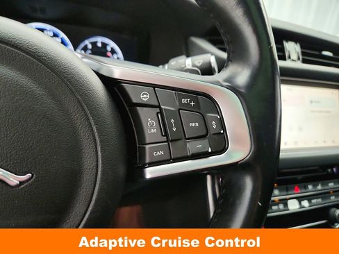 Used 2017 Jaguar XF R-Sport image 25