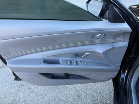 Used 2021 Hyundai Elantra SEL w/ Convenience Package image 15