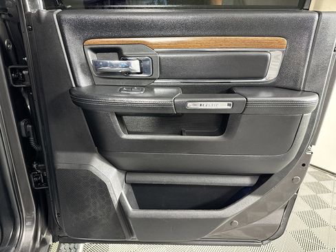 Used 2017 RAM 2500 Laramie w/ Convenience Group image 26