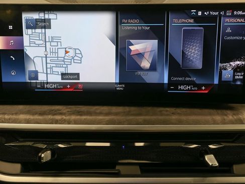 Used 2023 BMW X7 xDrive40i w/ Executive Package image 30