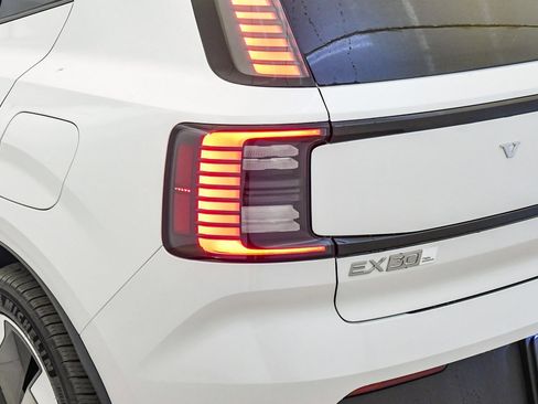 New 2026 Volvo EX30 Ultra image 12