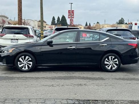 Used 2025 Nissan Altima 2.5 S image 7