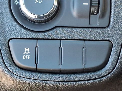 Used 2017 Chevrolet Spark ACTIV image 25