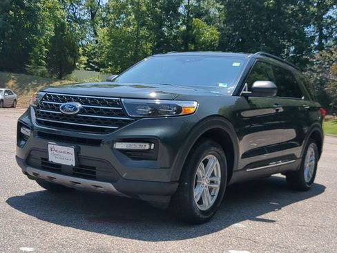 Used 2023 Ford Explorer XLT w/ Equipment Group 202A AWD/4WD image 7