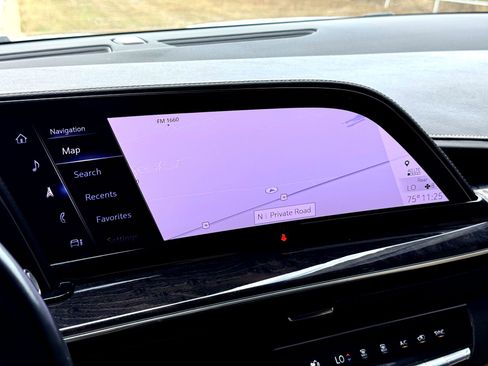 Used 2023 Cadillac Escalade Premium Luxury image 36