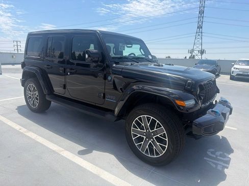 Used 2024 Jeep Wrangler High Altitude AWD/4WD image 2