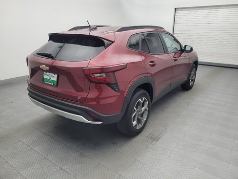 Used 2025 Chevrolet Trax LT FWD image 9
