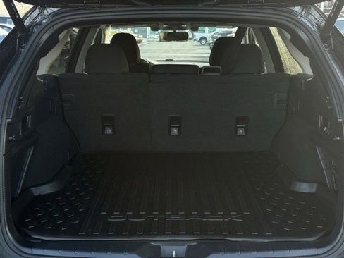 Used 2022 Subaru Outback Premium image 10
