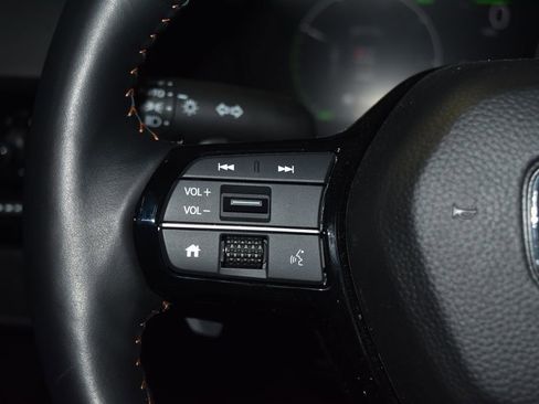 Used 2025 Honda CR-V Sport Touring image 9