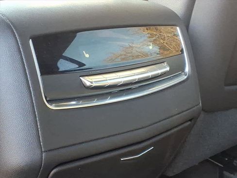 Used 2021 Cadillac Escalade Luxury image 20
