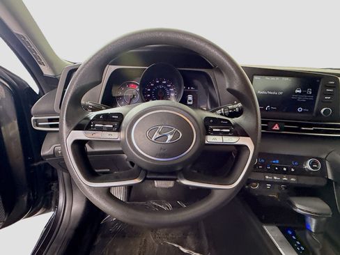 Used 2023 Hyundai Elantra SEL FWD image 13