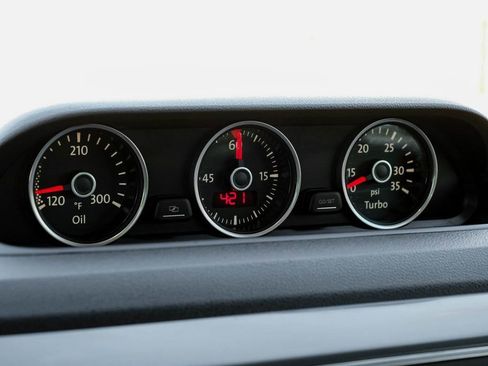 Used 2014 Volkswagen Beetle R-Line image 23