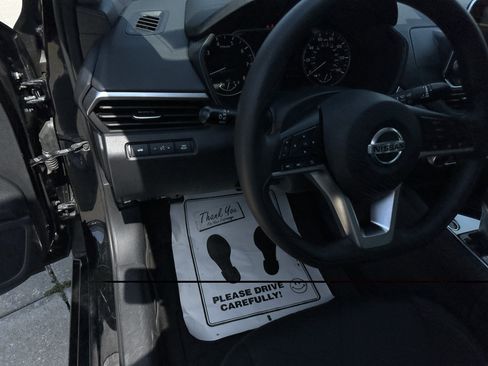 Used 2021 Nissan Altima 2.5 SV FWD image 12