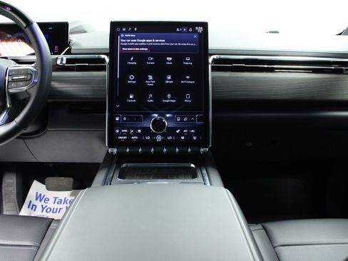 Used 2024 GMC Sierra EV Denali image 17