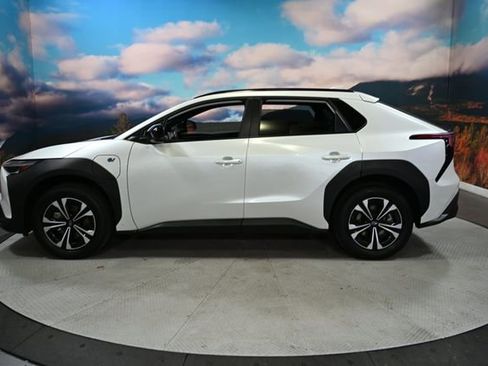 Used 2024 Subaru Solterra Premium image 5