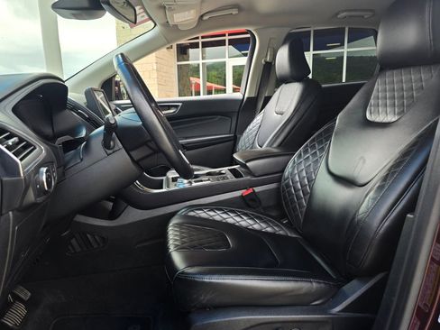 Used 2023 Ford Edge Titanium AWD/4WD image 10