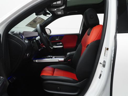 New 2026 Mercedes-Benz GLB 250 4MATIC image 2