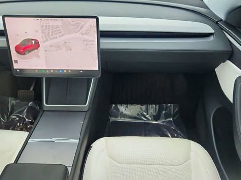 Used 2026 Tesla Model Y AWD image 36