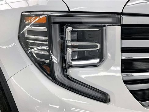 Used 2024 GMC Sierra 1500 SLT w/ SLT Premium Package AWD/4WD image 30