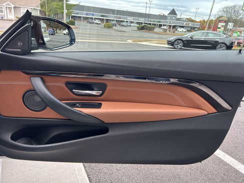 Used 2020 BMW M4 Convertible w/ Competition Package image 30