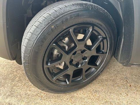 Used 2020 Jeep Renegade Altitude FWD image 25