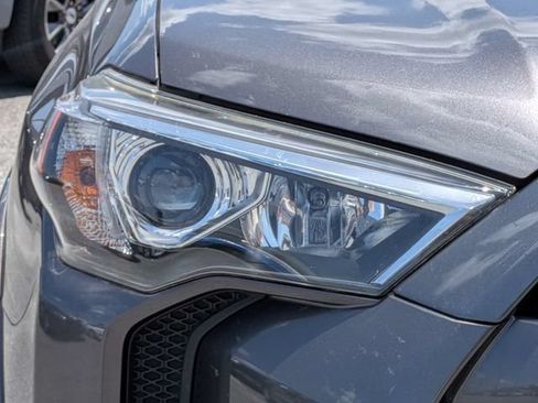 Used 2021 Toyota 4Runner Venture w/ Moonroof Package AWD/4WD image 9