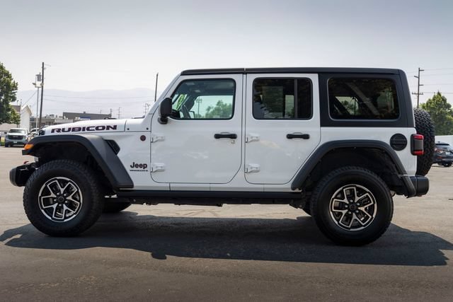 Used 2024 Jeep Wrangler Unlimited Rubicon AWD/4WD image 3