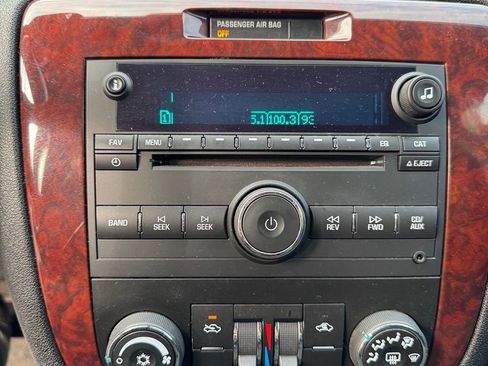 Used 2009 Chevrolet Impala LT image 23