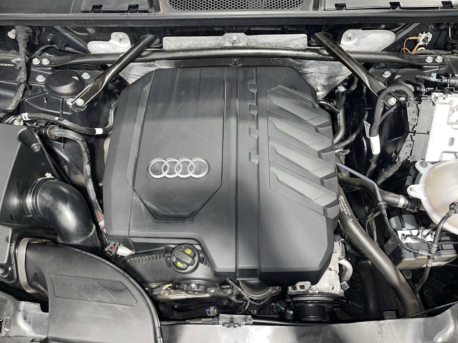 Used 2022 Audi Q5 2.0T Premium Plus w/ Premium Plus Package AWD/4WD image 9