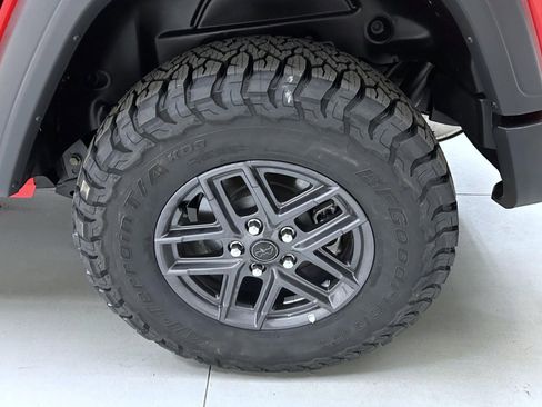 Used 2025 Jeep Wrangler Unlimited Sport AWD/4WD image 22