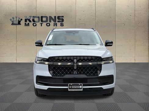 New 2026 Lincoln Navigator Reserve AWD/4WD image 3