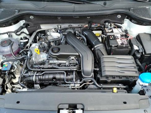 New 2025 Volkswagen Taos SE image 38