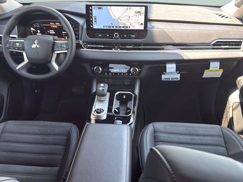 New 2026 Mitsubishi Outlander SE FWD image 21