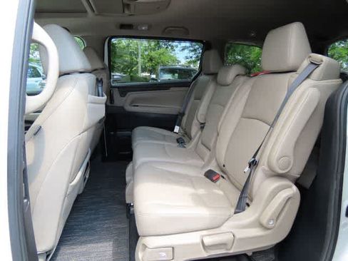 Used 2023 Honda Odyssey Touring image 14