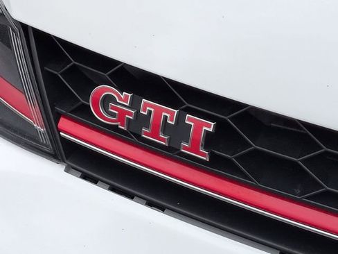 Used 2017 Volkswagen GTI Autobahn FWD image 33