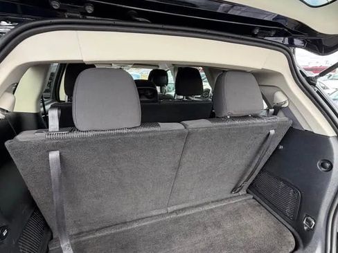 Used 2017 Dodge Journey SE w/ Flexible Seating Group FWD image 10