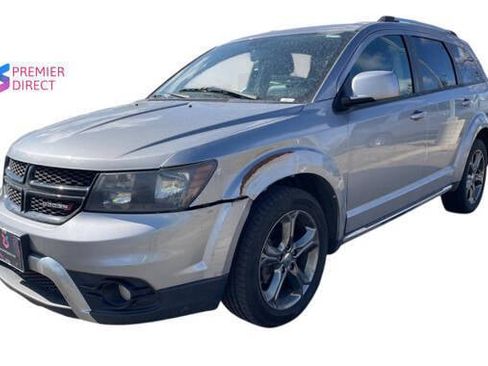 Used 2015 Dodge Journey Crossroad w/ Flexible Seating Group image 1