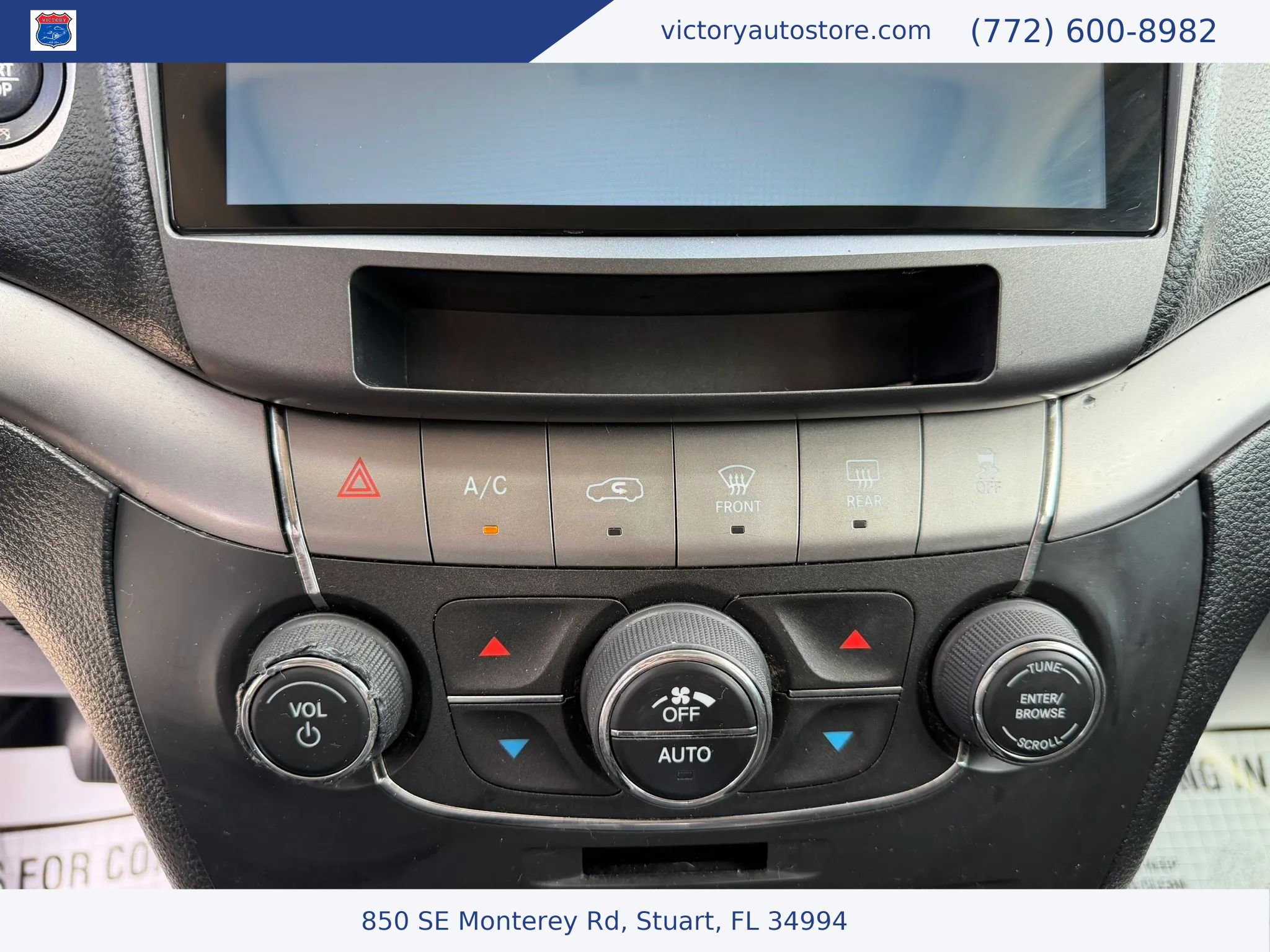 Used 2020 Dodge Journey Crossroad FWD image 32