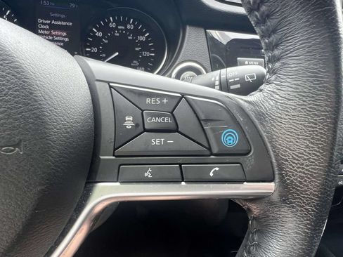 Used 2019 Nissan Rogue SV w/ Sun & Sound Touring Package AWD/4WD image 21