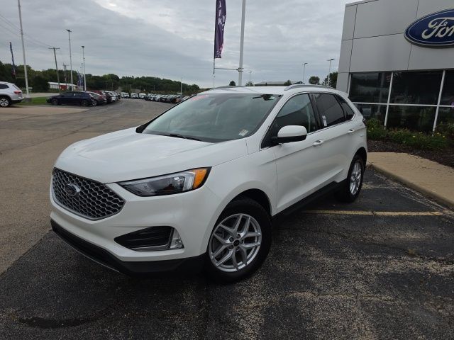 Certified 2023 Ford Edge SEL w/ Convenience Package AWD/4WD image 4