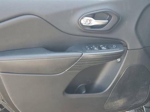 Used 2016 Jeep Cherokee 75th Anniversary AWD/4WD image 23
