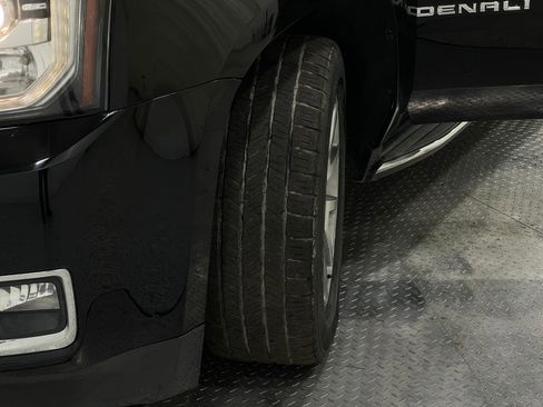 Used 2020 GMC Yukon XL Denali image 36